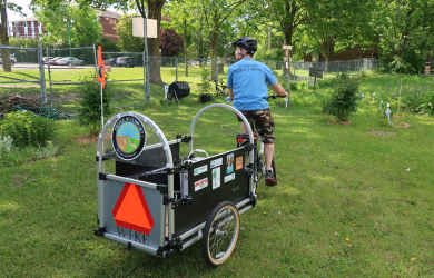 Portrait de Pédale-au-compost : un jardin collectif qui composte pour les entreprises environnantes!